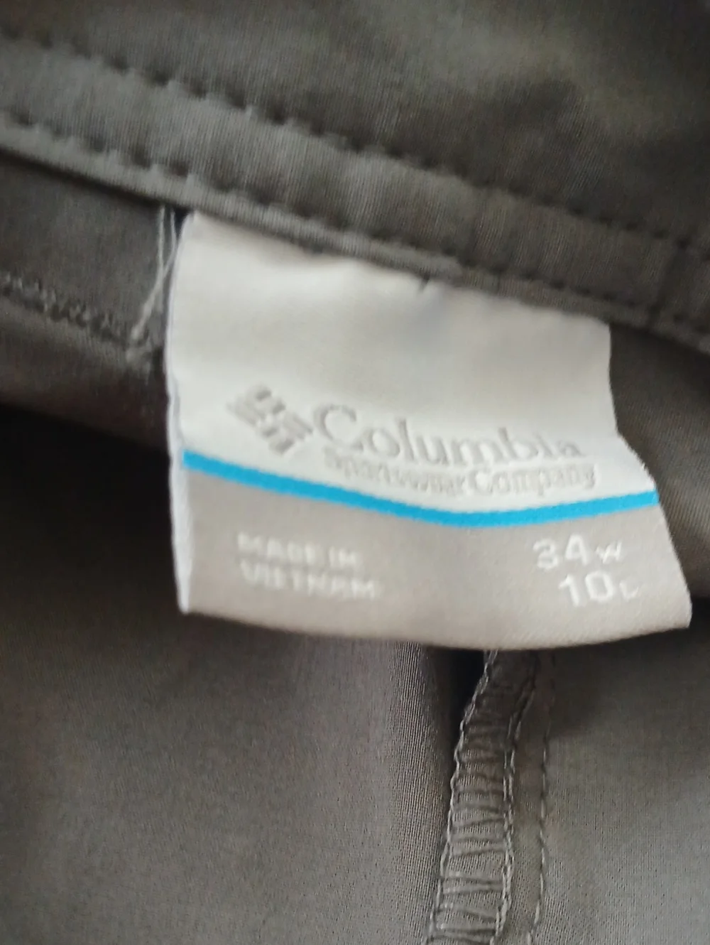 Columbia Men's Gray Chino Shorts